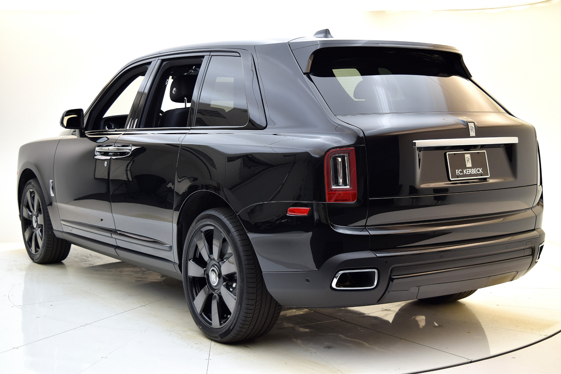 Used 2019 RollsRoyce Cullinan SUV Only 2500 Miles RARE Example REAR Seat  Entertainment For Sale Special Pricing  Chicago Motor Cars Stock 16729